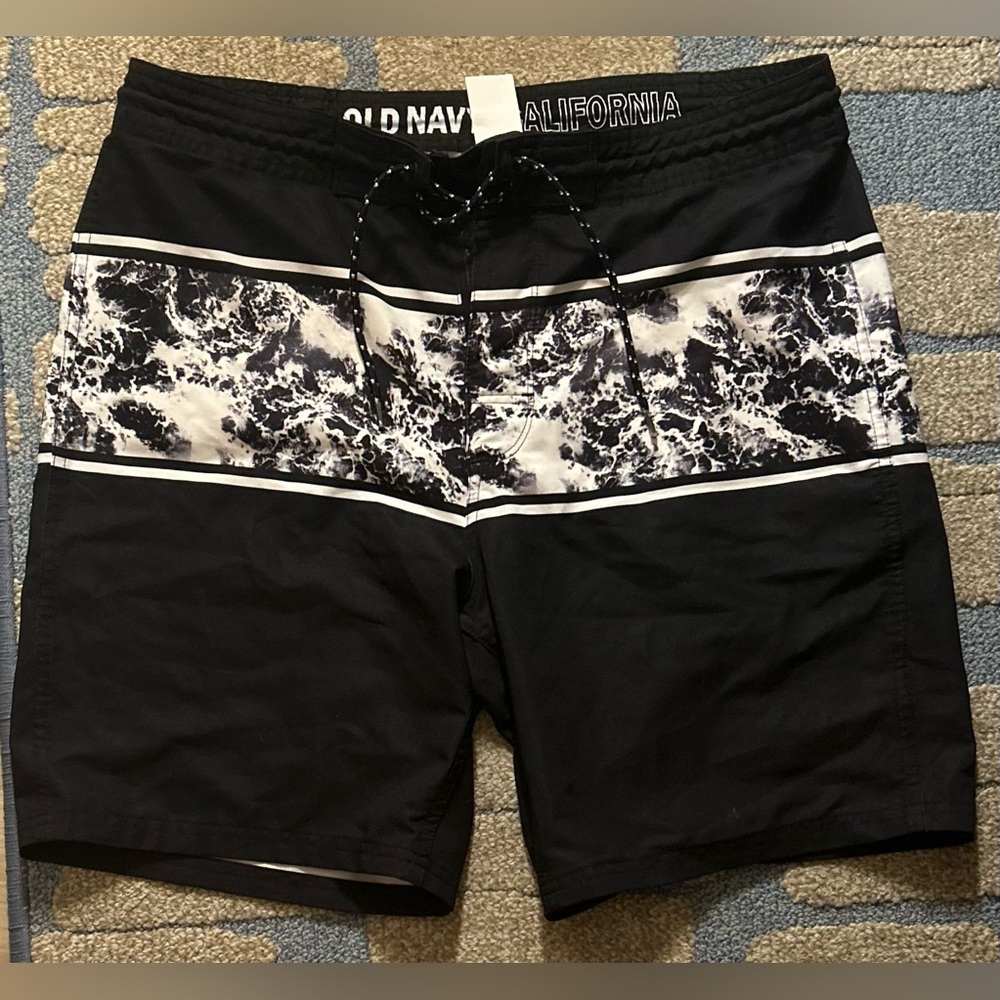 Old Navy Men’s Hybrid Printed Swim Trunk